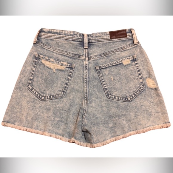 Hollister 3 / 26 Jean Shorts Curvy Ultra High Rise Mom Short 3" Button Fly NWT - Picture 2 of 5